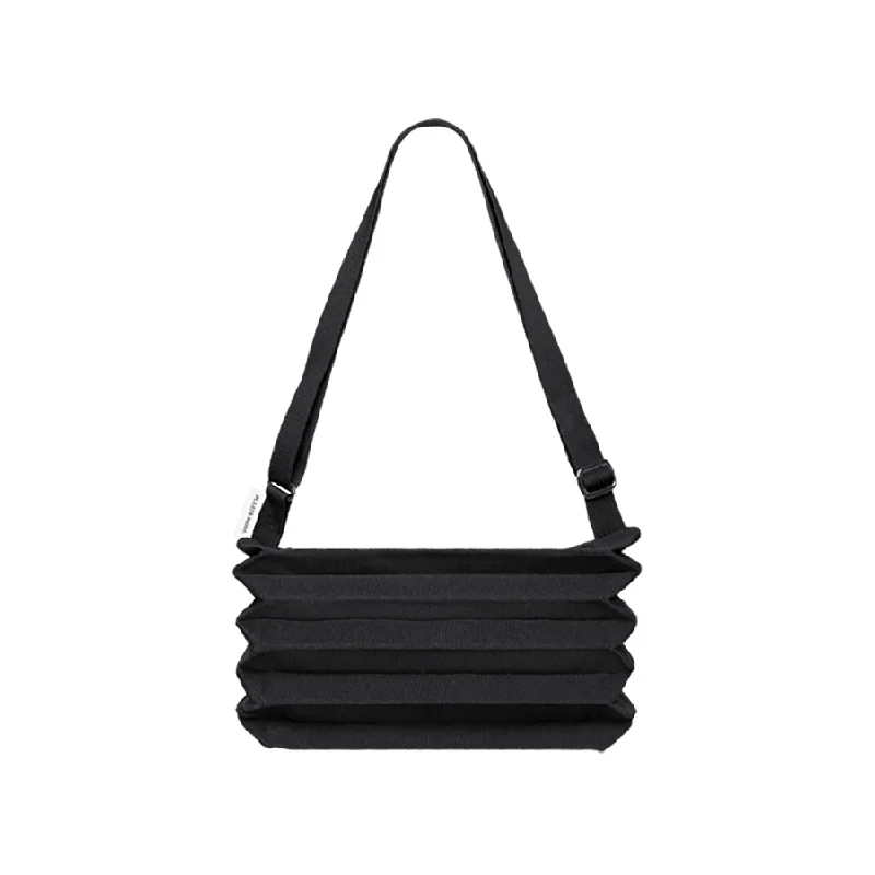 PLEATSMAMA PM23ZUCB010 New Sacoche Bag- Black