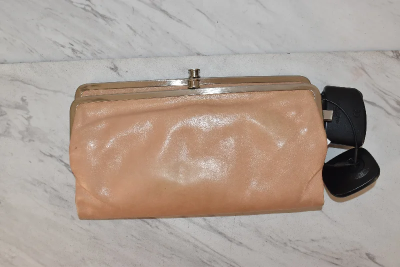 Clutch Designer By Hobo Intl  Size: Large